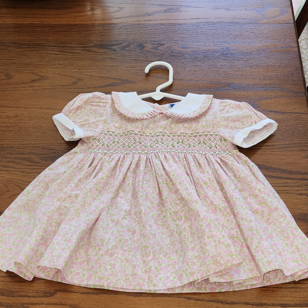 Adorable Baby Girl SZ 6M Carriage Botique Pink Floral Smocked Dress With Collar
